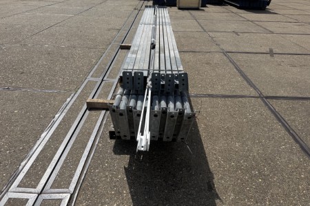 8.00 x 16.00m (128m²)